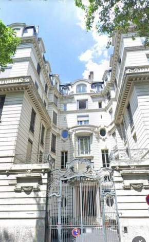 Studio totalement rénové en plein centre-ville devant la Préfecture de Lyon